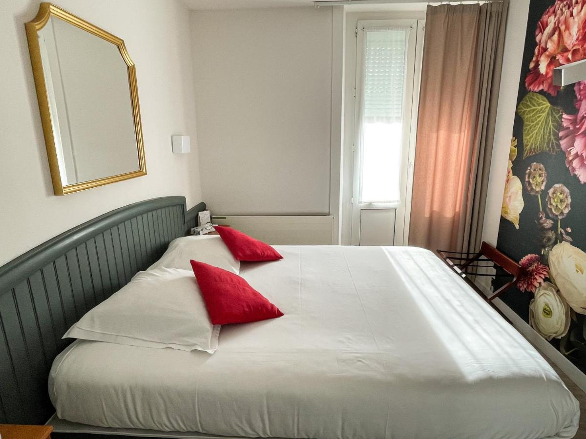 Garden Hotel Rennes Centre Gare Exterior photo